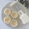 4PCSSet 30G50G Rose vorm Mooncake Moot Valentines Dag Handdruk Maan Cake Schimmel Diy Decoratie Bakgereedschap Keuken 220701