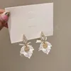 Pendientes colgantes de hojas de concha elegantes coreanos para mujeres y niñas, Pendientes delicados de circón con forma de gota de agua, joyería de fiesta