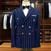 Nuevo traje de rayas azules de lujo Blazer Men Botones de oro de doble pecho Blazers para hombres Fashion Marking Business Men's Jacket L220730