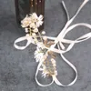 ヘッドピースブライダルウェディングヘアアクセサリー女性花嫁のジュエリーバンドヘッドウェアファッションギフトヘッドバンドシードピースのためのホワイトリボン