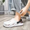 Sandalias 2022 Clásico Verano Deportes para hombres Ligero Antideslizante Zapatillas casuales Zapatos cómodos y de moda Zapatos para caminar