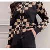 22SS Womens Tracksuits Sportswear 2 قطعة كلاسيكية طباعة رياضية عالية الجودة الجودة ذوي الياقات البيضاء والنساء يديرون ملابس رياضية الحجم S-XXL