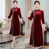 Casual Dresses Mother Dress Spring and Autumn Gold Velvet Female Large Size Wedding Cheongsam Noble Button Diamond Brodery QC96Casual