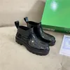 Kurze Designer-Damenstiefel, leichte, wasserdichte Stiefel, luxuriöse Plateau-Stiefelette aus Gummi in Bonbonfarben mit Glitzer