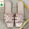 Designer Slipper Tribute Tribute Flat in cinghia in cinghia in pelle Ys Slide Sandals Beach Women Scarpe Amber Nappa Amber Grey Embo9757772