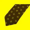 蝶ネクタイは男性のためにグリーン到着8 cmドレスネクタイの高品質ファッションフォーマルワーククラバト男性ギフトとボックスボウ