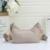 Mode Nylon Woman Luxurys väskor Lady Crossbody Tote Hobo Axel Purses Handväskor Väska