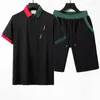 2022 Summer Designer Tracksuits Set Mens Red Green Stripe Letter Brodery Lightning Running Suits T-shirt Kort ärmbyxor Klassisk sportkläder Skjorta