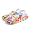 Sandali Uomo Zoccolo da giardino con testa Opera Stampa Pantofole da spiaggia uomo 2022 Sandalo moda estiva Outdoor Casual Flip Flop Taglia grande 47