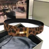 T. Högkvalitativ designerbälten män Klädtillbehör Business Belt Men's Big Buckle Fashion Leopard Print Läderbälten med