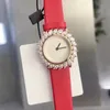 Titta på Designer Watch Importerat kvartsrörelsebälte gjord av mjukt satinmaterial 31x7.8mm kvinnors klocka