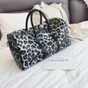 2022 moda saco de viagem feminina duffle carry on bagagem saco leopardo impressão totes de viagem senhoras grandes durante a noite sacos de fim de semana 258m