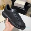 2022 Top Quality Mens Womens Casual Shoes Leather Lace Up Platform Oversized Sole Sneakers White Black Luxury Velvet Suede EUR 35-45 Sneaker
