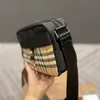 Bolsa de câmera masculina crossbody designer de luxo marca moda sacos de ombro bolsas de alta qualidade carta bolsa telefone carteira totes metálico