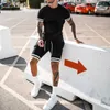 夏のデザイナーの男性トラックスーツストライプTシャツスパンツスーツスポーツランニングショーツセット服スポーツジョガートレーニングジムフィットネススーツカスタマイズ可能なロゴ