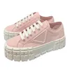 Designer dames sneaker platform schoenen dame canvas sneakers dikke textureerde zool reliëf rubber mode luxe driehoek platte katoenen veters kleding schoenen