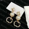 Kobiety Pearl Pearl Classic Letter Ear Wiselant Shiny Rhinestone Stud luksusowa biżuteria na przyjęcie weselne
