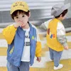 男の子のジャケット春の秋の手紙