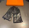 Winter Driving Warm Gloves Mittens Mens Letter Designer Glove Solid Color Leather Mitten4145509