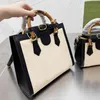 Totes Bambusgriff klassische Designer Handtasche Frauen Mode Lederschaufel Taschen Umhängetaschen Geldtaschen 220422