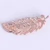 Elegante Pearl Feather broche voor dames jas trui kleding accessoires corsage vrouwelijke luxe sieraden bladbroche pennen