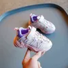 2022 Spring Baby Girl Boy Toddler Tennis Chaussures Casual Sports Chaussures Soft Bottom Kid Kid Sneakers beige Blue Rose G220527