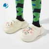 Slippers mo dou bonito casa tamanco sapatos sandlias durveis vero ao ar livre feminino grosso nico aumento alturaデザイナーChinelos de praia 220428