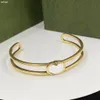 Delicati braccialetti con ciondoli a lettera semplice Bracciale singolo con diamante doppio alfabeto Bracciale aperto in cristallo con confezione regalo