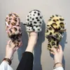 Pantofole da donna alla moda e carine Pantofole soffici Abbigliamento esterno Pantofole da donna autunnali e invernali Interni per la casa Stampa leopardata G220816