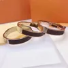 Pulsera hombres y mujeres de alta calidad de cuero de alta calidad hebilla de acero inoxidable polietas pulseras joyas de compromiso de compromiso regalos originales