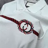 남성용 폴로 디자이너 2022 여름 패션 브랜드 새로운 남자 슬림 핏 편지 스트라이프 자수 자수 폴로 셔츠 짧은 슬리브 티셔츠 반 소매 셔츠 j9zg
