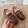 Sapatos de couro infantil para meninos meninas crianças pequenas crianças apartamentos mocassins slip-on moda tend sapatos para show de casamento tamanho 26-35