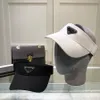 Viseras de diseñador Gorras sólidas Sombrero de moda Gorra con letras de ocio Novedad Blanco y negro Diseño de 2 colores para hombre Mujer Calidad superior