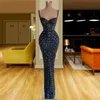 Abiti da ballo a sirena scintillanti neri Sexy scollo a V profondo senza spalline Paillettes Appliques Perline Senza maniche Lunghezza del pavimento Plus Size Abiti da festa formali Custom Made