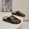 Sandals Summer Slippers عالية الجودة من جلد البقر المفتوح مصنوعة من الصندل Leopard Leopard Sandles Daily Outwear Beach Shoes for Slides