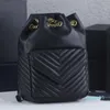 Mochila de viaje de moda Mochilas escolares Bolso de hombro para mujer Bolso de cuero genuino Clásico V Hilo Metal Hardware Carta Deporte al aire libre