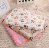 Couverture pour chien super doux chaud corail polaire animal chenil pad pattes os étoiles éléphants mignons chats et chiens couverture de lit en gros 2022