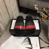 2023 Herenontwerpers Glijbanen Dames slippers mode luxe luxe slipper lederen rubberen flats sandalen zomer strandschoenen loafers tandwielbodems