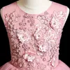 Flickas klänningar aftonklänning o-hals elegant blommig tryck golvlängd ärmlös tiered tyllboll klänning rosa fest blommor flicka b1862