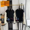 탑 플로킹 가죽 소매 재킷 야구 코트 유니폼 패션 고품질 싱글 가슴 커플 여자 남성 대표팀 코트 블랙 복어 재킷