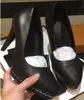 Office Lady Pumps Original echtes Leder schwarzer Schuhe mit hohen Heulschuhen Basis Mode Luxus Frauen Kleider Kette Neue Frühlings-Herbst-Arbeit Designer Damen Business Shoe 35-40