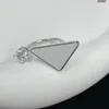 Chique Metalen Driehoek Diamanten Ring Vrouwen Kristal Letter Ringen Strass Open Ring Voor Feest Datum Met Geschenkdoos