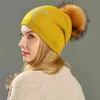 Ull stickade casual hattar riktigt stor tvättbjörn päls pom hatt kvinnor varm kvinnlig mössa med strass damer vinter päls hattar j220722