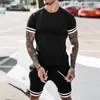 夏のデザイナーの男性トラックスーツストライプTシャツスパンツスーツスポーツランニングショーツセット服スポーツジョガートレーニングジムフィットネススーツカスタマイズ可能なロゴ