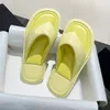 Sandalo con plateau Designer Donna Slides Infradito da spiaggia in pelle New summer Comfort Mules Pantofola piatta 35-42 Con scatola NO357