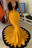 2022 Nouvelle arrivée jaune avec des appliques noires robes de bal filles sud-africaines junior robes de soirée de remise des diplômes sirène profonde col en V robe de soirée
