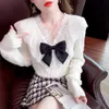 Blouzen voor vrouwen shirts Koreaans witte wilde stedelijke stedelijke casual chiffon kantoor draag boog vrouw v nek lange mouw mode esthetische blouse 2022 sprin