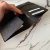 Nytt lyxigt läderdesigner Passportinnehavare Kvinnor och mäns kreditkortsverksamhetshållare resor plånbok