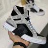 2022New High Tube Genune Leder Glitter Stiefel Rindsleder Paar Dicken Boden Frauen Männer Schuhe Strass Metall Schädel Nnkle Stiefel mkjkkk0002