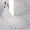 Luxus 4 Meter lange Brautschleierspitzen Pailletten mit Comb Applique Edge Hochzeitsschleier billig Brautzubehör CPA887 B0523